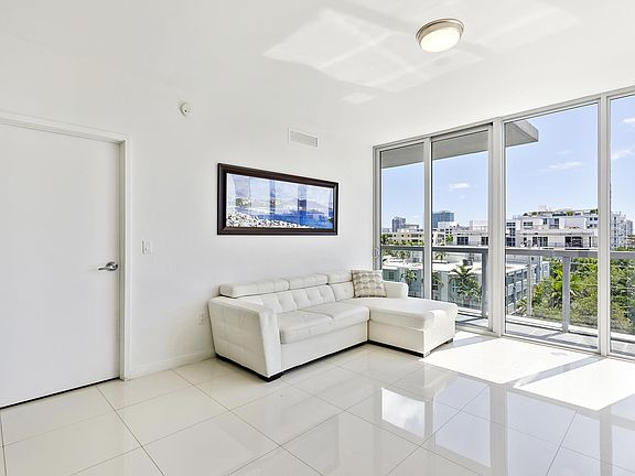2nd image of 9940 W Bay Harbor Dr Unit 5A