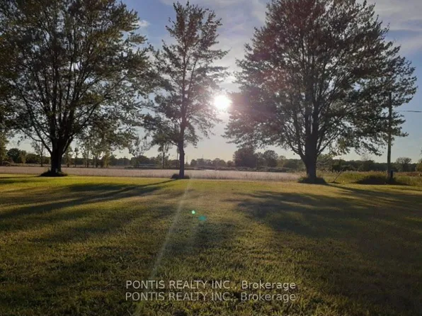 7059 Dufferin Ave, Chatham Kent, ON N8A 2W1