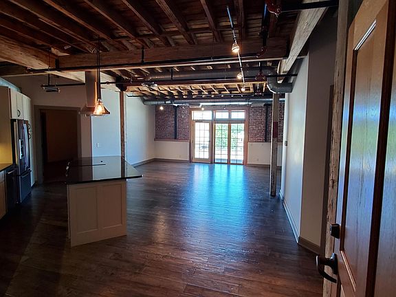 3rd image of 200 Prairie St Ste 305