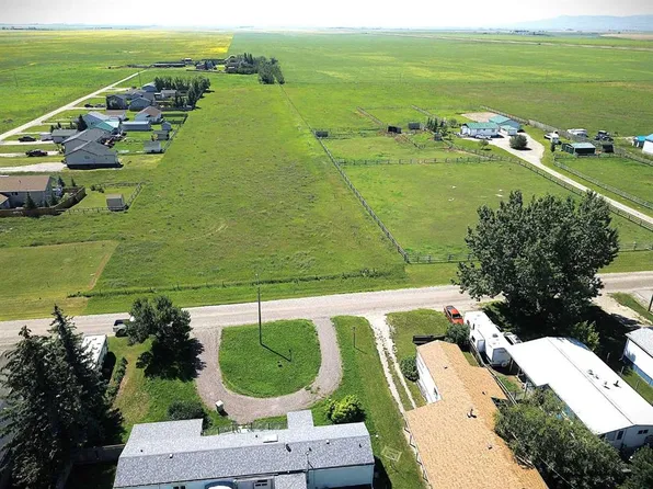 320 Minto St, Granum, AB T0L 1A0