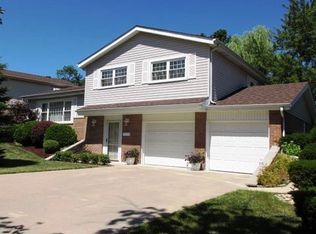 9036 Beechnut Rd, Hickory Hills, IL 60457