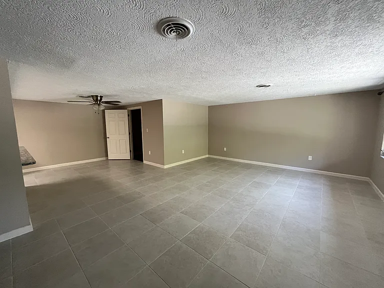 23087 Central Ave #1 — Photo 4