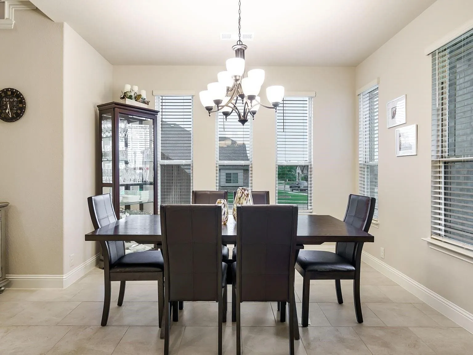 4 bed, 3.0 bath, 3034 sqft, $3,600 — Photo 4