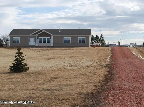 11680 39th St SW, Dickinson, ND 58601