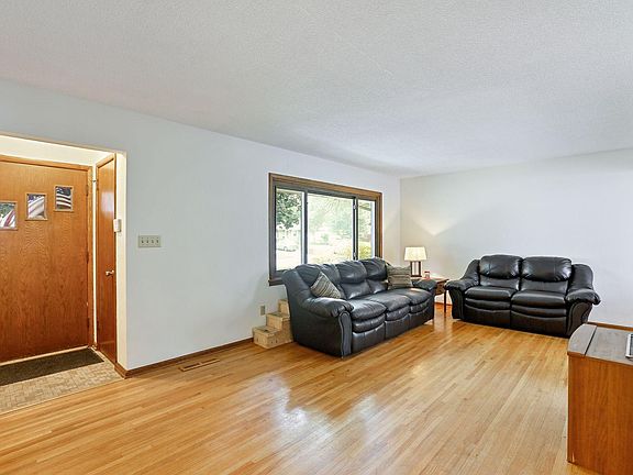 2nd image of 251 Stanley St
