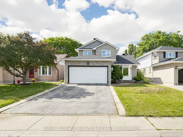 27 Emperor Ave, Hamilton, ON L9B 2E6