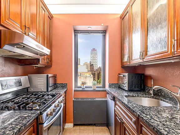 5th image of 530 E 76th St APT 7B