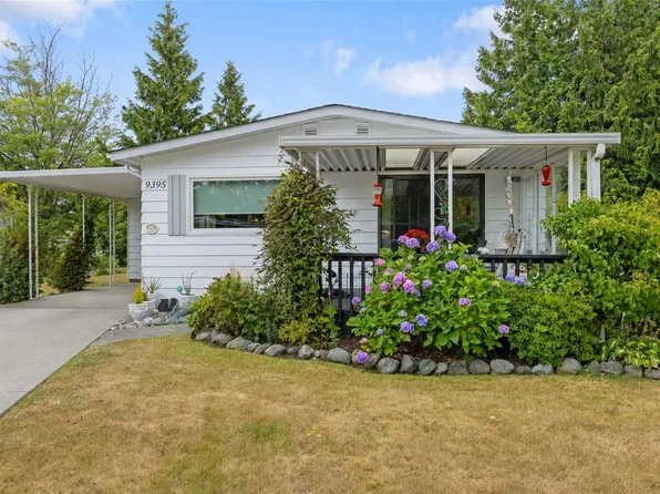 9395 Lauries Ln, Sidney, BC V8L 4L2