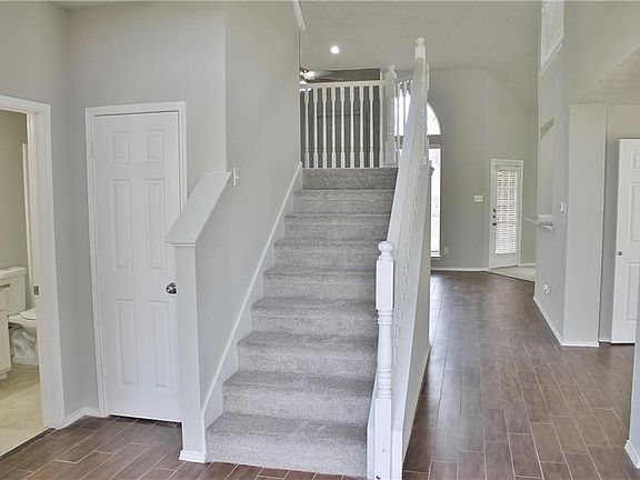 2nd image of 2216 Tanglewood St