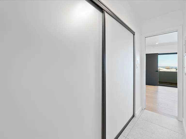 1210 Larrabee St #7 — Photo 14