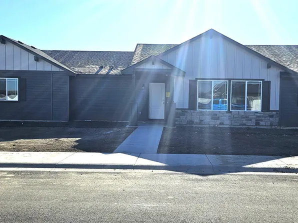 402 Brown Bear Way, Fruitland, ID 83619