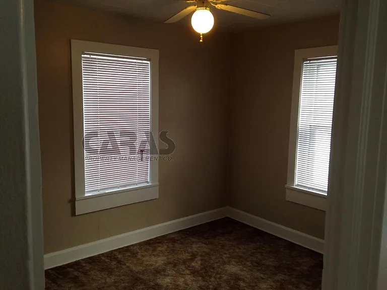 524 1/2 S 2nd St W — Photo 5