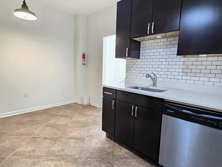 331 79th St #11 — Photo 3
