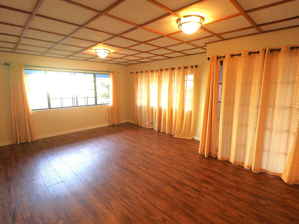 Living room with entrance from porte cochere