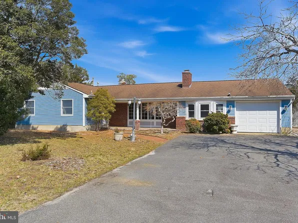 284 Country Club Blvd, Little Egg Harbor Township, NJ 08087