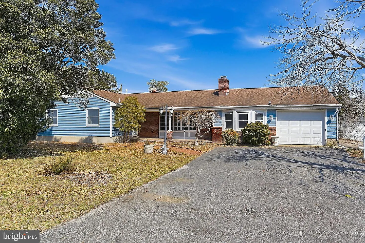 284 Country Club Blvd photo 1