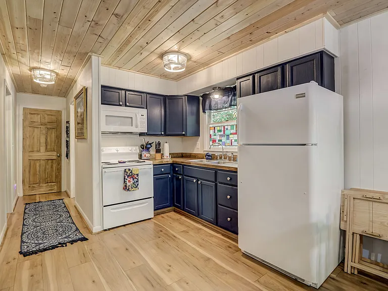 182 Bedrock Rd — Photo 8