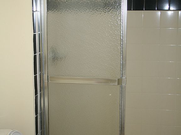 4th image of 2024 Evergreen St
