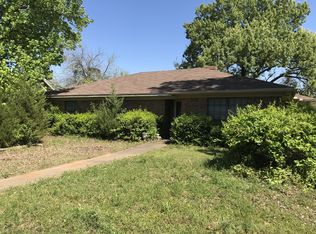 910 N Collegiate Dr, Paris, TX 75460