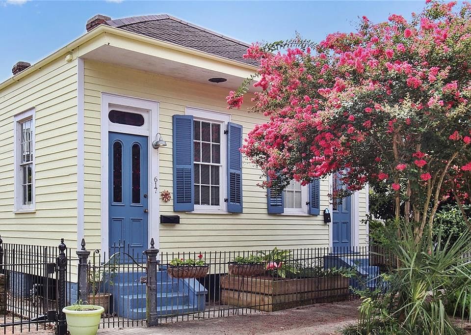 1st image of 615 Bartholomew St