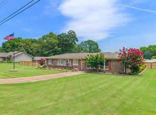 300 Tennessee River Dr, Muscle Shoals, AL 35661