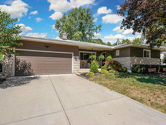 2nd image of 3448 Darbyshire Dr