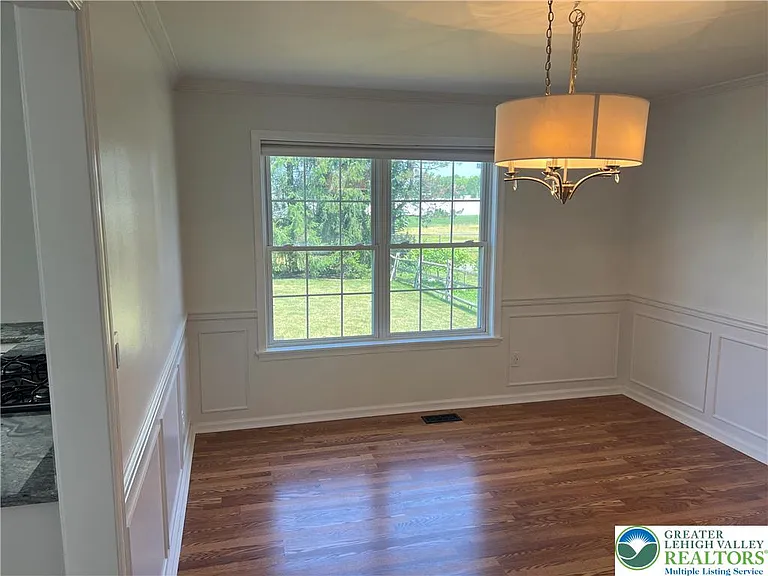 2593 Halleck Dr — Photo 13