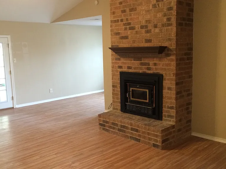 10616 Debbie Ln — Photo 3