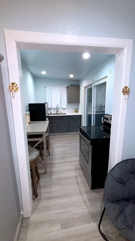 1 bed, 1.0 bath, 700 sqft, $1,600 — Photo 1
