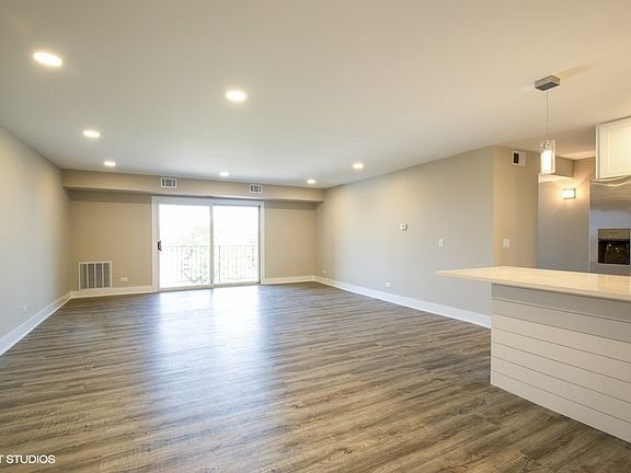 3rd image of 6455 W Belle Plaine Ave APT 509