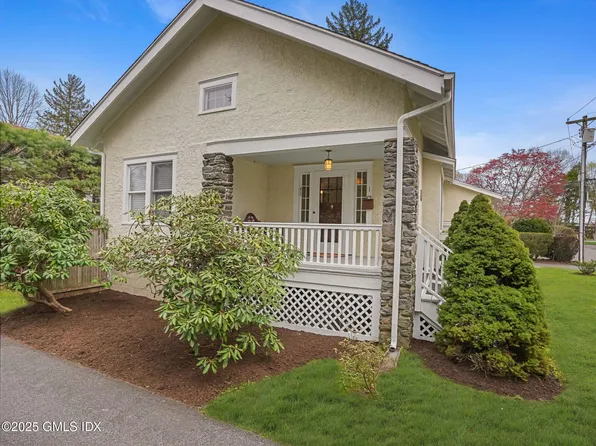 1 Relay Ct, Cos Cob, CT 06807