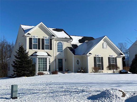2nd image of 121 Parkway