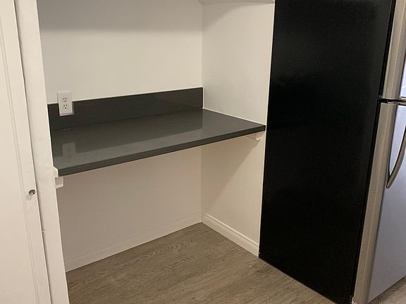 5th image of 1254 N Orange Grove Ave APT 1