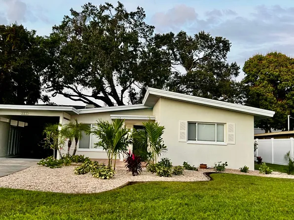 2615 Duncan Dr, Belleair Bluffs, FL 33770