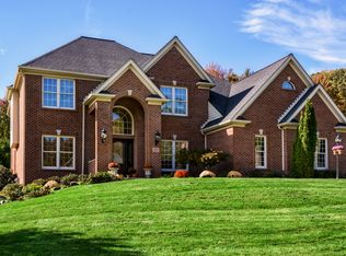 221 Dorsay Valley Dr, Cranberry Township, PA 16066