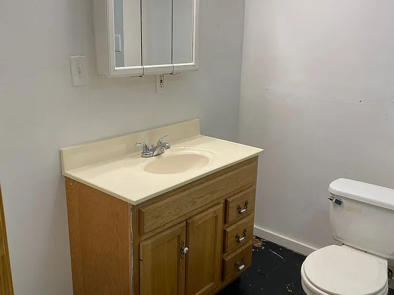 2222 Brown St — Photo 8