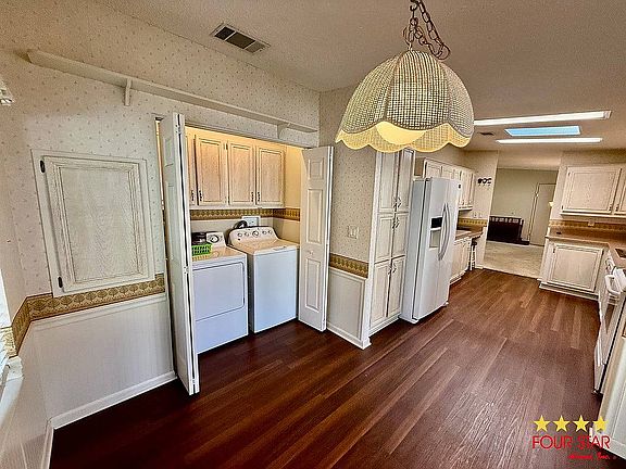 5th image of 961 E Palm Valley Dr