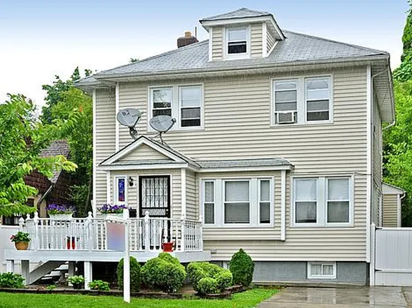 4521 220th Pl, Bayside, NY 11361