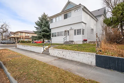 490 N Water Ave #2 Photo 1