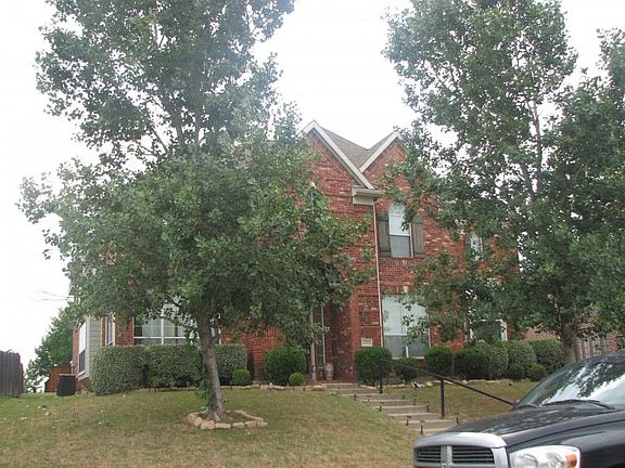 2nd image of 6002 Shadywood Ln