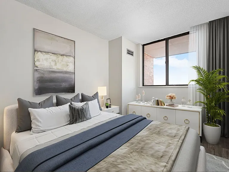 75 Thorncliffe Park Dr — Photo 9