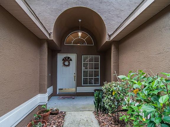 5th image of 635 Samantha Ln