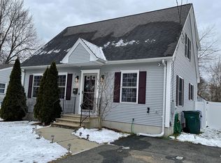 36 W Bay Path Ter, Springfield, MA 01109