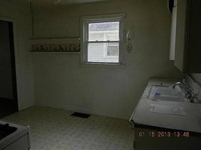 5th image of 2405 N Maplewood Ave