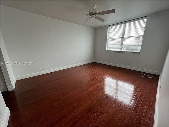 4th image of 6770 Indian Creek Dr APT 10L