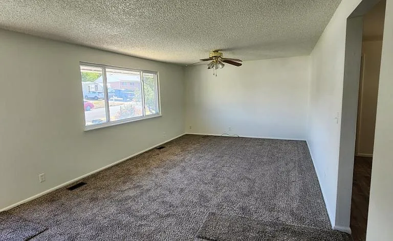 367 Overland Rd — Photo 9