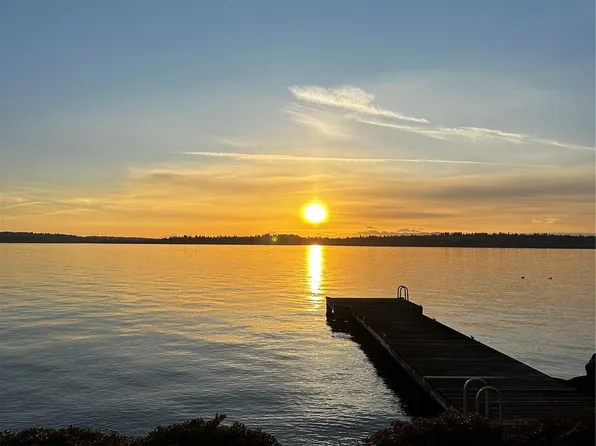 6225 Lake Washington Boulevard NE #101, Kirkland, WA 98033