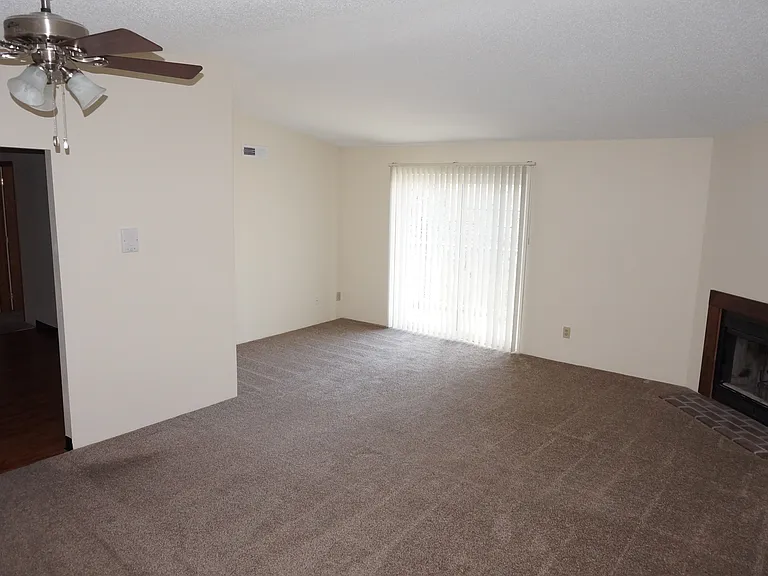 Lees Crossing Apartments — Photo 18