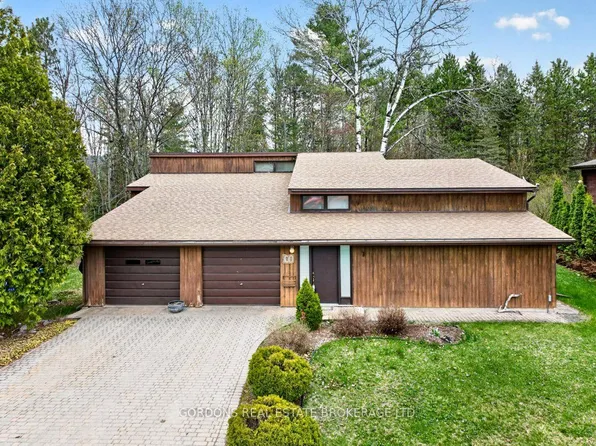 100 Frontenac Cres, Deep River, ON K0J 1P0