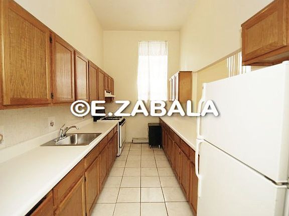 4th image of 1024 Dekalb Ave #1